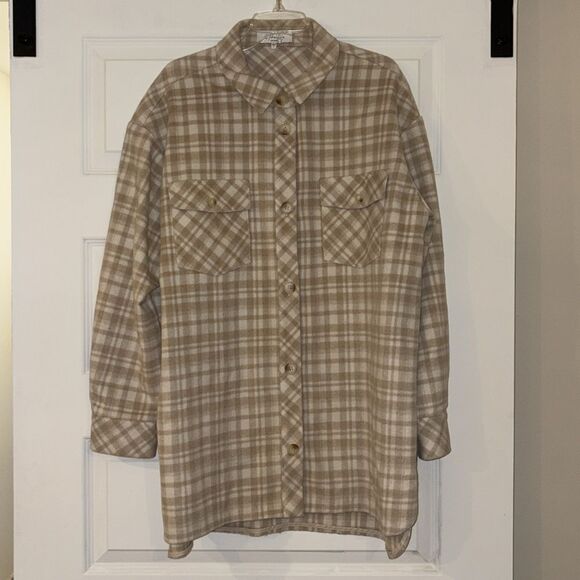 L’Acadamie Zuma Plaid Beige Women's Oversized Shacket - Picture 2 of 7